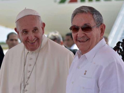 Papa Francisco y Raul Suarez